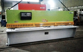 QC12K-4x3200液压摆式剪板机